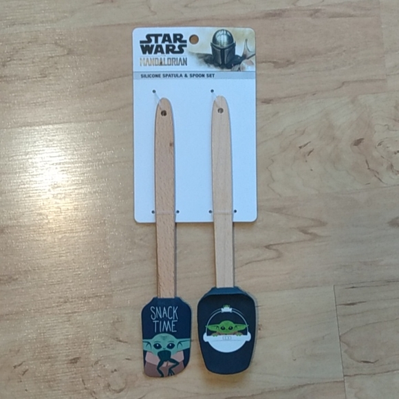 Star Wars Mandalorian Grogu Kitchen Silicone Spatula and Spoon Set - Picture 2 of 7